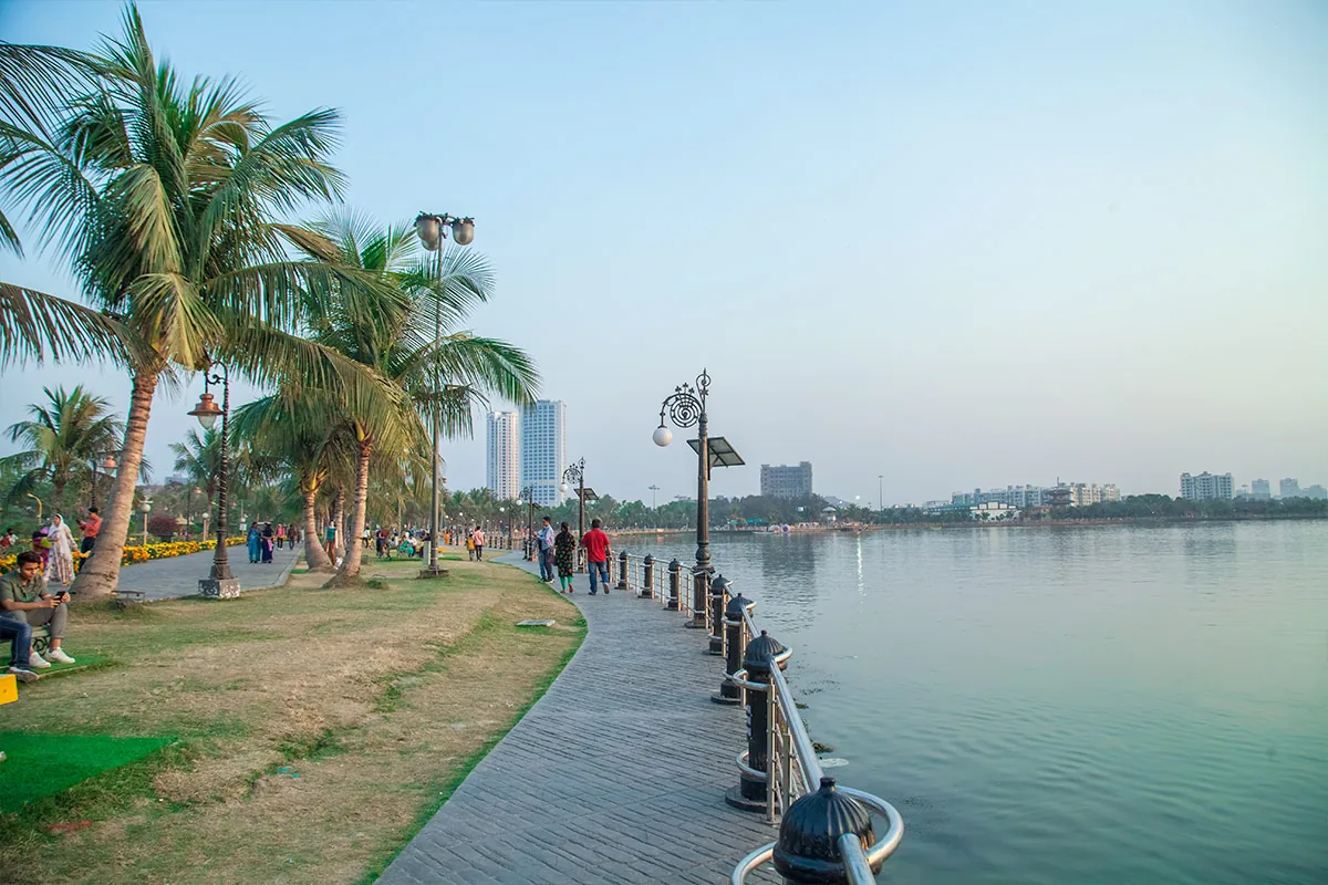 Palm-lined lakeside promenade at Eco Park in New Town, Kolkata