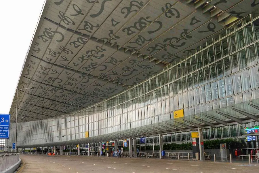 Terminal exterior and covered approach at Netaji Subhas Chandra Bose International Airport, Kolkata